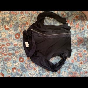 Black Zip Up Jacket
Tara by Vince Cammuto